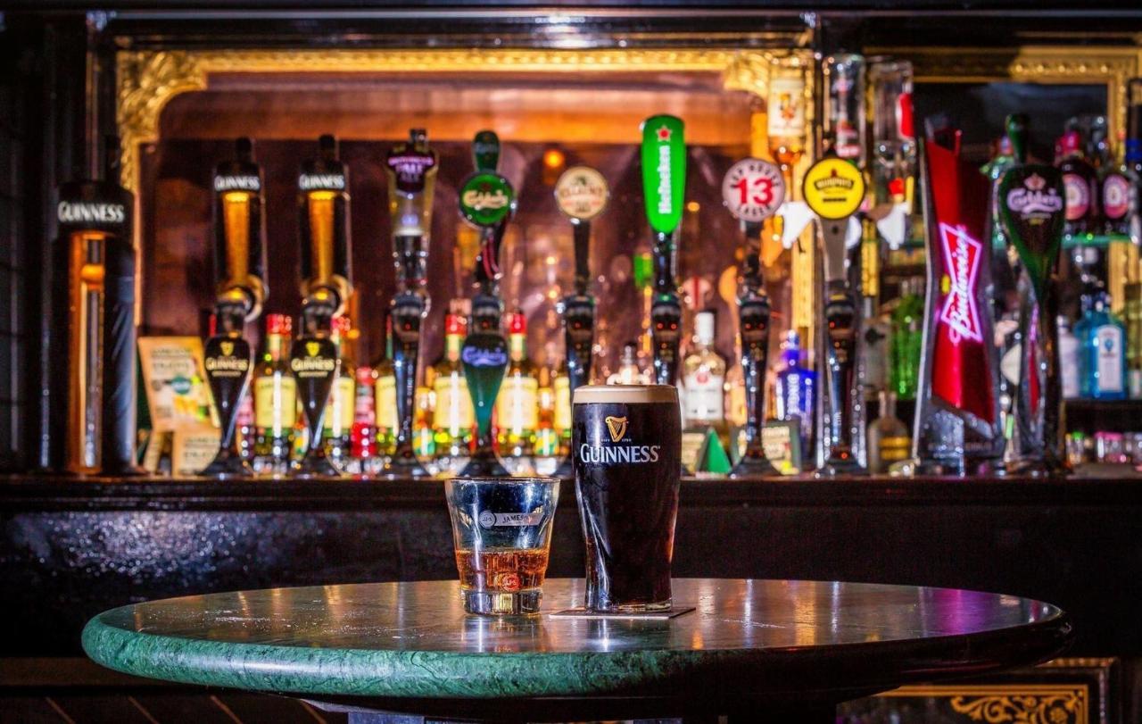 킬라니 Charlie Foleys B&B 외부 사진